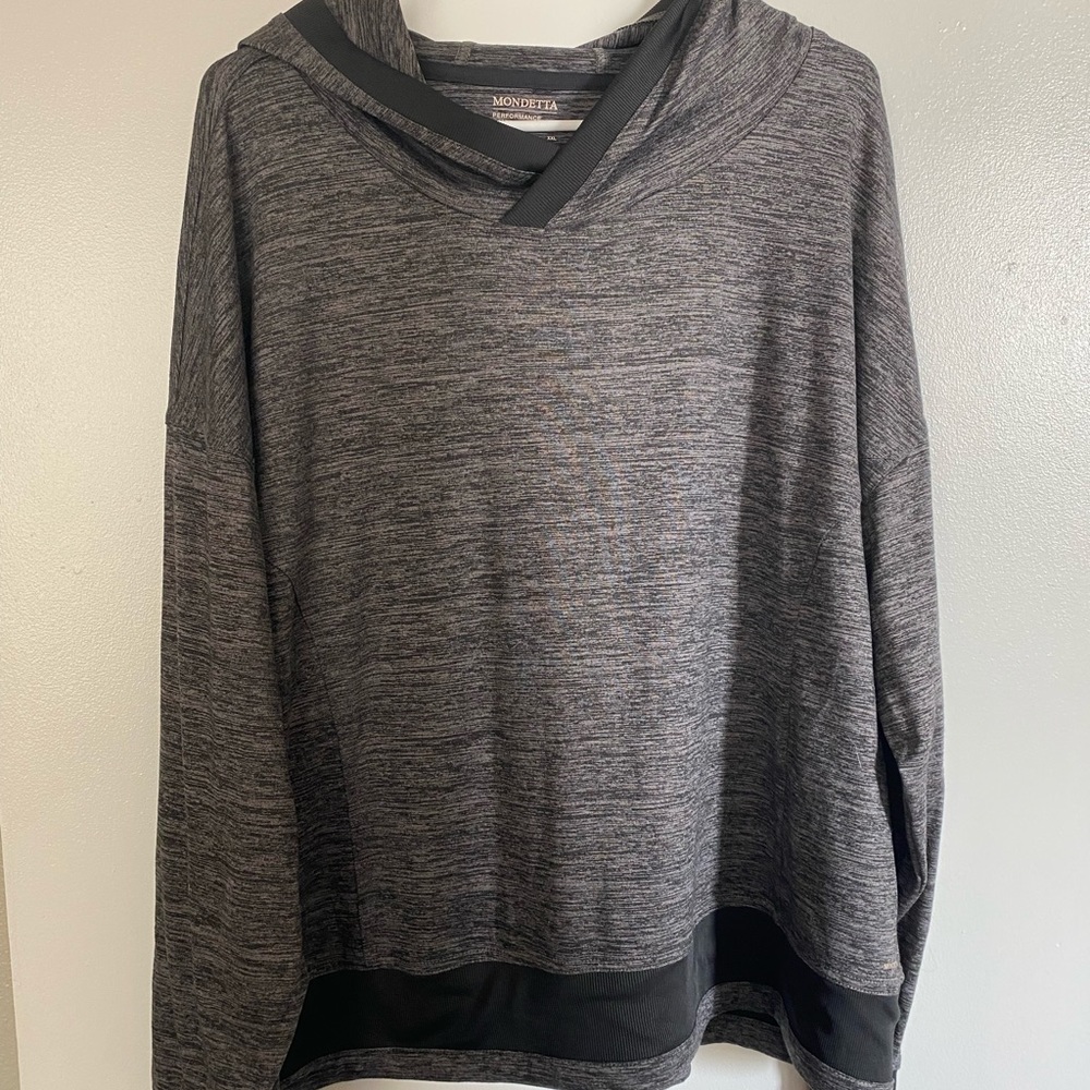 Light Active top with good